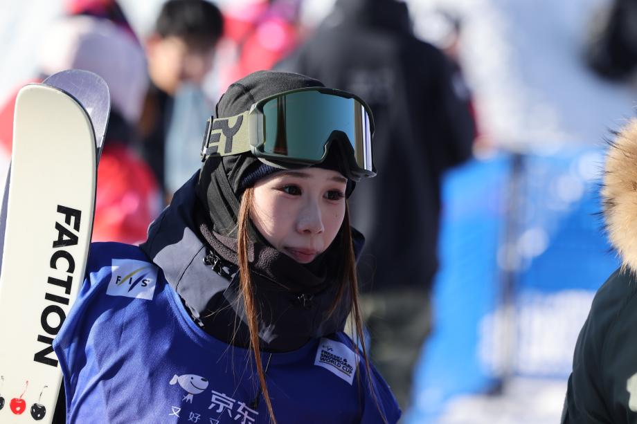 [图]大跳台天下杯云顶站解放式滑雪：刘梦婷摘铜